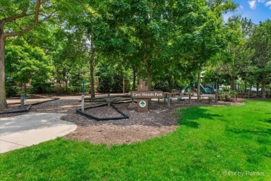 Welcome to this move-in ready 3-bedroom, 2.1-bath townhome in on Cary Country Club in Illinois - for sale on GolfHomes.com, golf home, golf lot