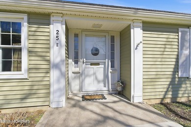 Affordable, ammenity-filled living at it's finest. This 2 bed, 1 on Rossmoor Golf Club in New Jersey - for sale on GolfHomes.com, golf home, golf lot