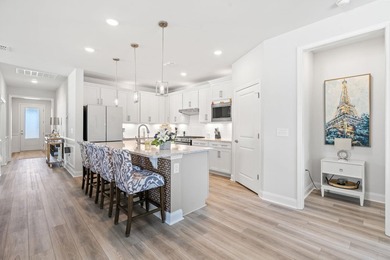 Move in ready! 1 mile, or 10-minute golf cart ride to the beach on Beachwood Golf Club in South Carolina - for sale on GolfHomes.com, golf home, golf lot