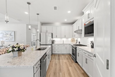 Move in ready! 1 mile, or 10-minute golf cart ride to the beach on Beachwood Golf Club in South Carolina - for sale on GolfHomes.com, golf home, golf lot