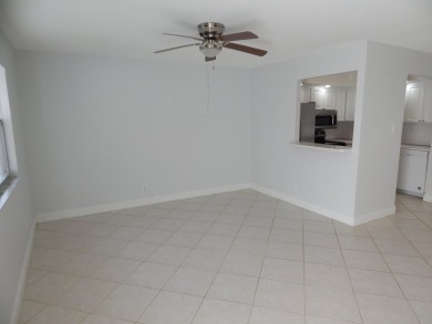 This beautiful 1 bedroom villa is located in the gated community on Kings Point Golf - Executive in Florida - for sale on GolfHomes.com, golf home, golf lot