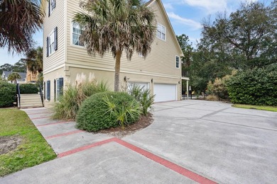Beautiful home in Kiawah River Estates featuring a stunning on Kiawah Island Resort - Oak Point in South Carolina - for sale on GolfHomes.com, golf home, golf lot