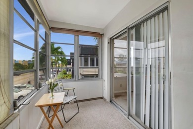 Move right into this pristine, gorgeous condo which is located on Kings Point Golf -Flanders Way in Florida - for sale on GolfHomes.com, golf home, golf lot