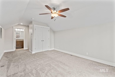 Welcome to this beautifully maintained 4 bedroom, 3 bath home on Hunters Point Golf Club in Idaho - for sale on GolfHomes.com, golf home, golf lot