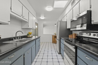 This charming garden apartment unit offers a spacious 1221 sf on Hillcrest Golf Club in Arizona - for sale on GolfHomes.com, golf home, golf lot