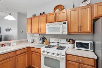 **BOND PAID!** Welcome to this Beautifully Maintained 2/2 Colony on The Links of Spruce Creek in Florida - for sale on GolfHomes.com, golf home, golf lot