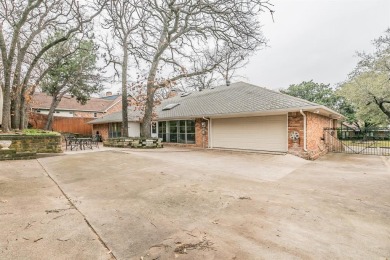 Welcome to the heart of Arlington! This rare gem is a stunning on Texas Rangers Golf Club  in Texas - for sale on GolfHomes.com, golf home, golf lot