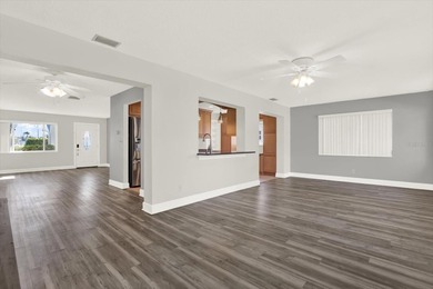 Enjoy maintenance-free, easy Florida living in this 2-bedroom on Mainlands Golf Club in Florida - for sale on GolfHomes.com, golf home, golf lot