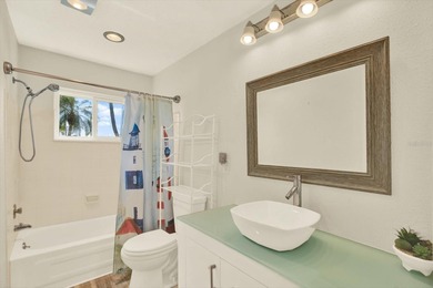 Enjoy maintenance-free, easy Florida living in this 2-bedroom on Mainlands Golf Club in Florida - for sale on GolfHomes.com, golf home, golf lot