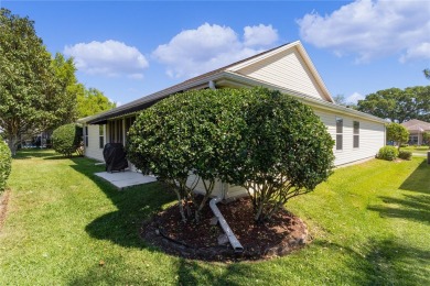 ~HUGE PRICE REDUCTION~ ~NO BOND!~  ~2020 ROOF~ ~GOLF CART on The Links of Spruce Creek in Florida - for sale on GolfHomes.com, golf home, golf lot