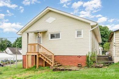 380 Woodlawn Avenue in Cramerton, NC, is a charming 2-bedroom on Cramer Mountain Country Club in North Carolina - for sale on GolfHomes.com, golf home, golf lot