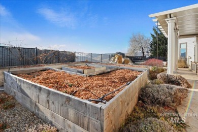 Stunning 4586 s.f. 2 level home in the foothills located above on Quail Hollow Golf Club in Idaho - for sale on GolfHomes.com, golf home, golf lot