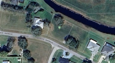 A VACANT LOT IN SEBRING IN HIGHLANDS on Spring Lake Golf Resort in Florida - for sale on GolfHomes.com, golf home, golf lot