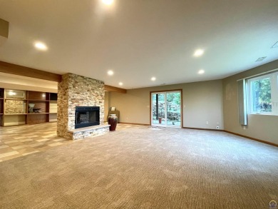 Meticulously maintained home with gorgeous lake views! Vinyl on Lake Perry Country Club in Kansas - for sale on GolfHomes.com, golf home, golf lot