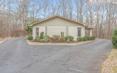Beautifully remodeled home, One level, level lot and Golf Course on DeSoto Golf Course in Arkansas - for sale on GolfHomes.com, golf home, golf lot