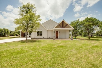 **GOLF COURSE HOME - 1-Year Membership Included!
Welcome to your on Oak Grove Country Club in Texas - for sale on GolfHomes.com, golf home, golf lot