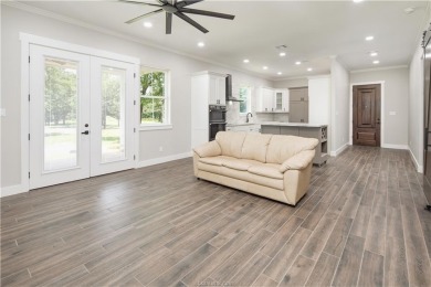 **GOLF COURSE HOME - 1-Year Membership Included!
Welcome to your on Oak Grove Country Club in Texas - for sale on GolfHomes.com, golf home, golf lot