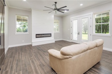 **GOLF COURSE HOME - 1-Year Membership Included!
Welcome to your on Oak Grove Country Club in Texas - for sale on GolfHomes.com, golf home, golf lot