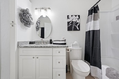 221 Marion Drive Unit B107 -- Rockport Country Club. Peaceful on Rockport Country Club in Texas - for sale on GolfHomes.com, golf home, golf lot