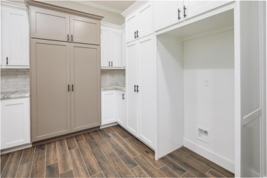 **GOLF COURSE HOME - 1-Year Membership Included!
Welcome to your on Oak Grove Country Club in Texas - for sale on GolfHomes.com, golf home, golf lot