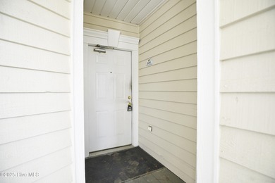 Opportunity knocks with this 1-bedroom condo in a gated golf on Brunswick Plantation and Golf Resorts in North Carolina - for sale on GolfHomes.com, golf home, golf lot