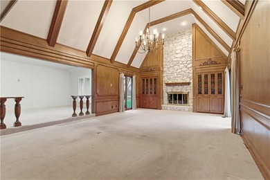 OPPORTUNITY TO OWN ON THE 7TH FAIRWAY! Meticulously maintained 1 on Blue Hills Country Club in Missouri - for sale on GolfHomes.com, golf home, golf lot