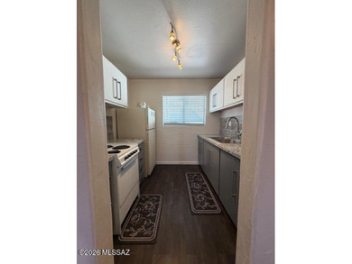 Central Tucson upstairs 1-bedroom, 1-bath co-op unit. The on Randolph Park Golf Courses in Arizona - for sale on GolfHomes.com, golf home, golf lot