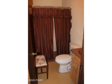 YOUR AFFORDABLE HIDEAWAY IN THE HIDEOUT AWAITS.  This 2 bed 1 on The Hideout Golf in Pennsylvania - for sale on GolfHomes.com, golf home, golf lot