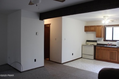 YOUR AFFORDABLE HIDEAWAY IN THE HIDEOUT AWAITS.  This 2 bed 1 on The Hideout Golf in Pennsylvania - for sale on GolfHomes.com, golf home, golf lot