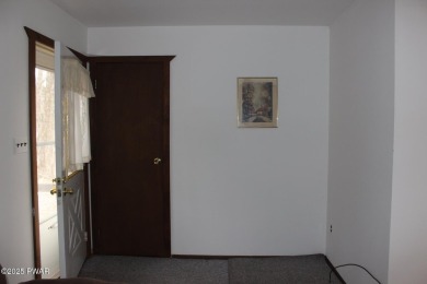 YOUR AFFORDABLE HIDEAWAY IN THE HIDEOUT AWAITS.  This 2 bed 1 on The Hideout Golf in Pennsylvania - for sale on GolfHomes.com, golf home, golf lot