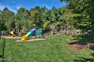 YOUR AFFORDABLE HIDEAWAY IN THE HIDEOUT AWAITS.  This 2 bed 1 on The Hideout Golf in Pennsylvania - for sale on GolfHomes.com, golf home, golf lot