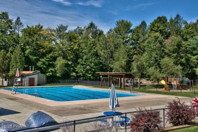 YOUR AFFORDABLE HIDEAWAY IN THE HIDEOUT AWAITS.  This 2 bed 1 on The Hideout Golf in Pennsylvania - for sale on GolfHomes.com, golf home, golf lot