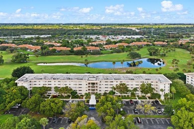 This beautifully renovated 2nd flr 3/2.5 condo combines modern on Palm-Aire Country Club and Resort - Palms in Florida - for sale on GolfHomes.com, golf home, golf lot
