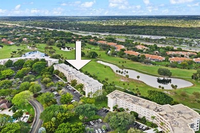 This beautifully renovated 2nd flr 3/2.5 condo combines modern on Palm-Aire Country Club and Resort - Palms in Florida - for sale on GolfHomes.com, golf home, golf lot