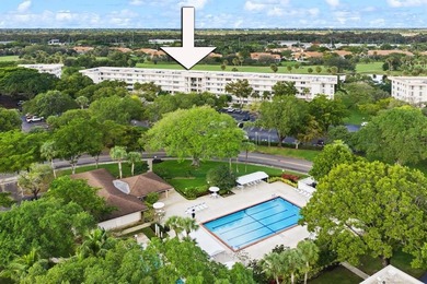 This beautifully renovated 2nd flr 3/2.5 condo combines modern on Palm-Aire Country Club and Resort - Palms in Florida - for sale on GolfHomes.com, golf home, golf lot
