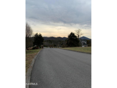 Want a nice building lot that backs up to the golf course and on Woodlake Golf Club in Tennessee - for sale on GolfHomes.com, golf home, golf lot