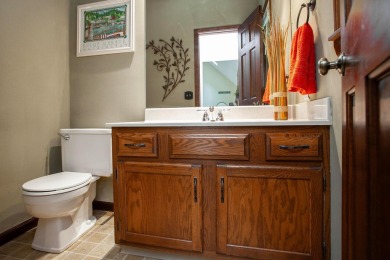 Stunning and spacious home on over an acre in Olentangy Schools on Glen Ross Golf Club in Ohio - for sale on GolfHomes.com, golf home, golf lot