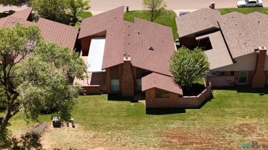 This is a super clean, freshly painted, super cute 2 bedroom, 2 on Chaparral Country Club in New Mexico - for sale on GolfHomes.com, golf home, golf lot