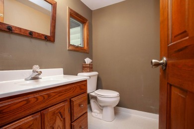 Stunning and spacious home on over an acre in Olentangy Schools on Glen Ross Golf Club in Ohio - for sale on GolfHomes.com, golf home, golf lot