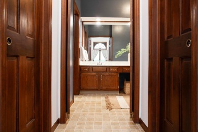 Stunning and spacious home on over an acre in Olentangy Schools on Glen Ross Golf Club in Ohio - for sale on GolfHomes.com, golf home, golf lot