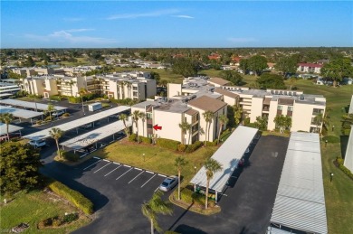 Nice 2-bedroom, 2-bathroom condo in the perfect Naples Location on Lakewood Country Club in Florida - for sale on GolfHomes.com, golf home, golf lot