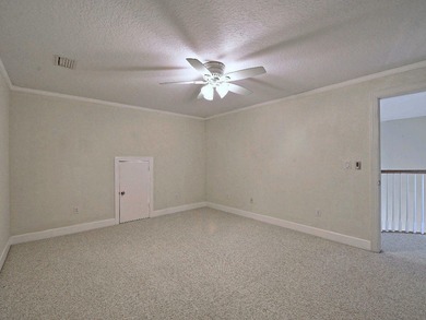 Beautiful 3 Bedroom 2 Bath 2007 town house with a two car garage on Oak Harbor Country Club in Florida - for sale on GolfHomes.com, golf home, golf lot