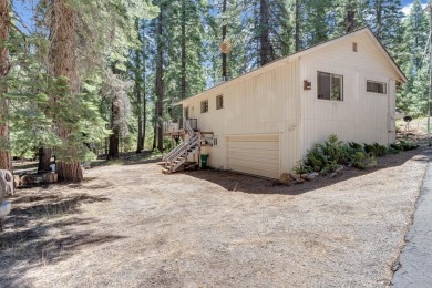 This darling cabin in the Lake Almanor Country Club is just a on Lake Almanor Country Club in California - for sale on GolfHomes.com, golf home, golf lot