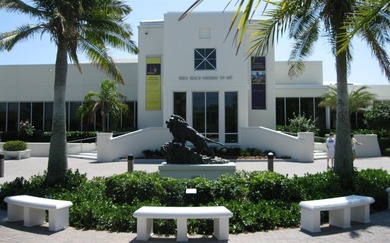 Beautiful 3 Bedroom 2 Bath 2007 town house with a two car garage on Oak Harbor Country Club in Florida - for sale on GolfHomes.com, golf home, golf lot