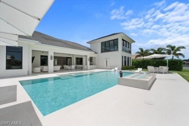 *IMMEDIATE GOLF MEMBERSHIP* Experience unparalleled elegance in on Quail West Golf and Country Club in Florida - for sale on GolfHomes.com, golf home, golf lot
