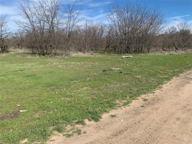 Flat lot ready to build your dream home on it. Near Bridgeport on The Club At Runaway Bay in Texas - for sale on GolfHomes.com, golf home, golf lot