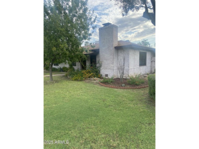 Move in ready, mid-century brick home in Uptown Phoenix! This on Palo Verde Golf Course in Arizona - for sale on GolfHomes.com, golf home, golf lot