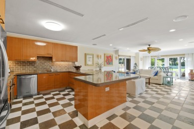 METICULOUSLY RENOVATED TO THE STUDS. ENJOY CONCIERGE STYLE on Jupiter Hills Club in Florida - for sale on GolfHomes.com, golf home, golf lot