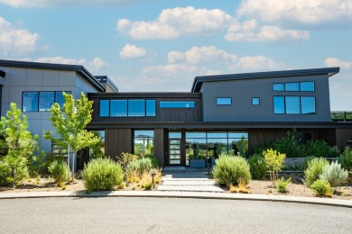 Welcome to this Tetherow golf retreat, where contemporary design on Tetherow Golf Club in Oregon - for sale on GolfHomes.com, golf home, golf lot