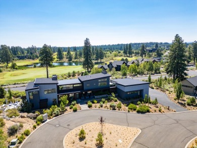 Welcome to this Tetherow golf retreat, where contemporary design on Tetherow Golf Club in Oregon - for sale on GolfHomes.com, golf home, golf lot